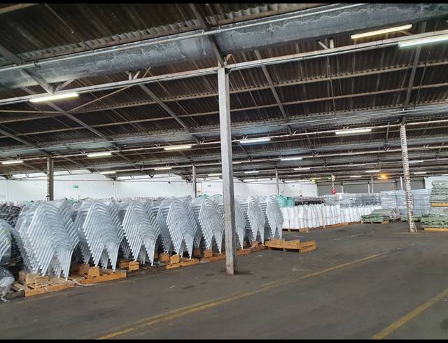 4,228M² FACTORY TO LET IN SACKS CIRCLE INDUSTRIAL
